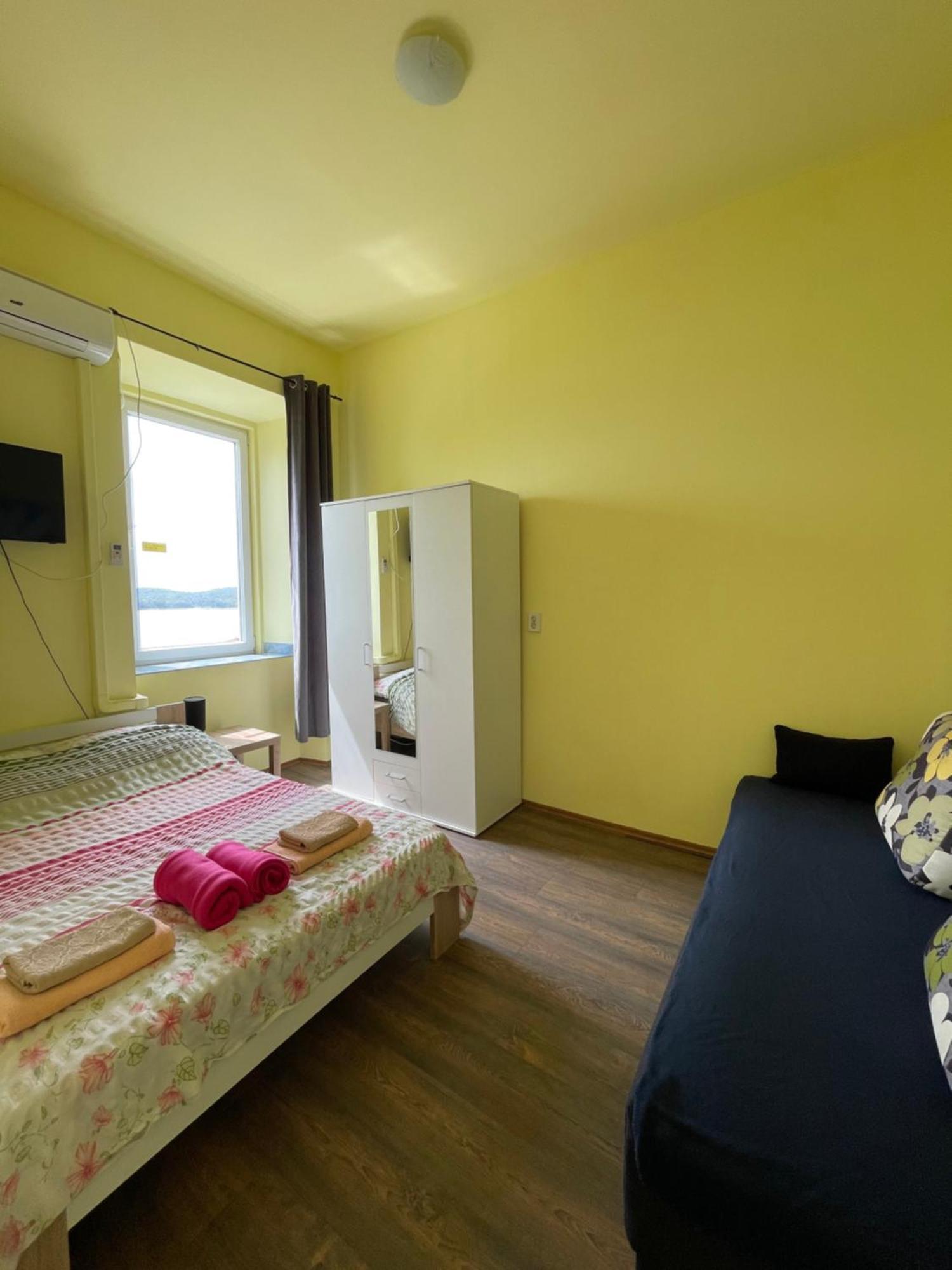 Dejan Apartment 3-City Centar Near Arena With Free Parking Pula Exterior photo